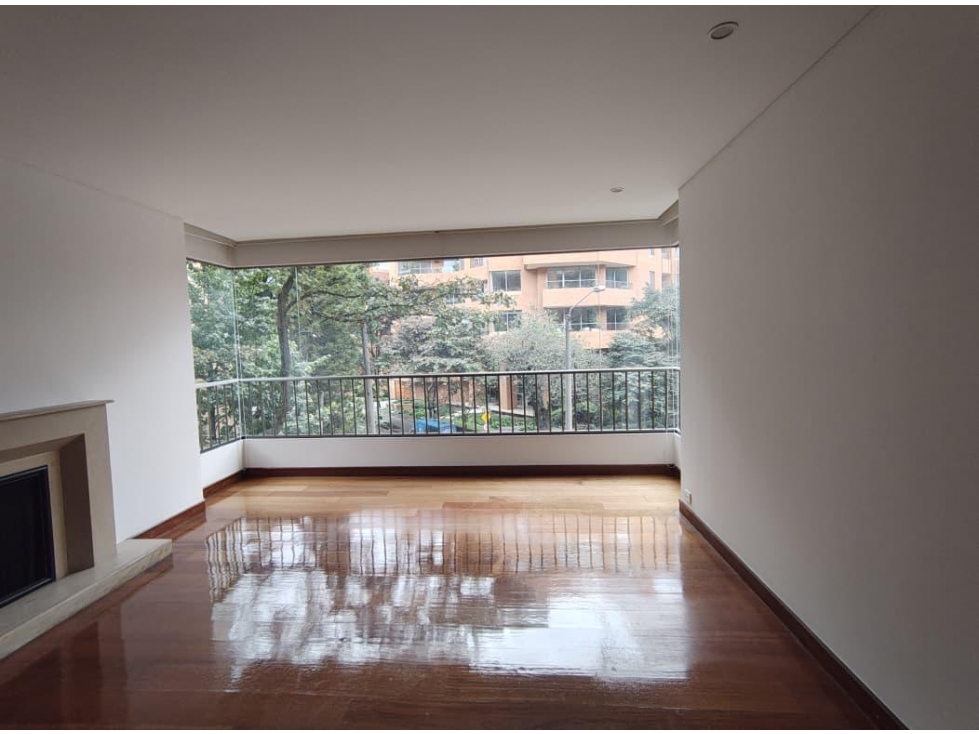 ARRIENDO APTO PLAZA DE ARCOS