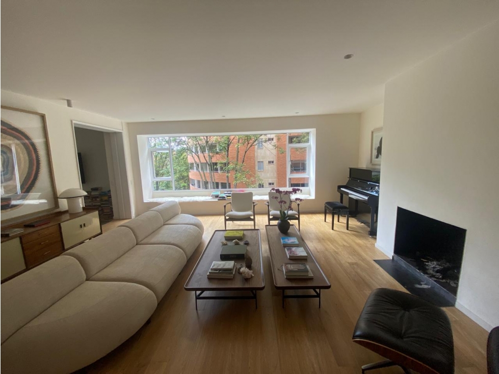 VENTA Apto Rosales con Balcón