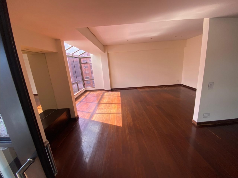 ARRIENDO ESPECTACULAR APTO ROSALES — foto 2