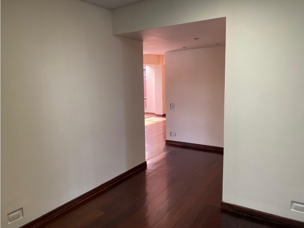 ARRIENDO ESPECTACULAR APTO ROSALES — foto 6