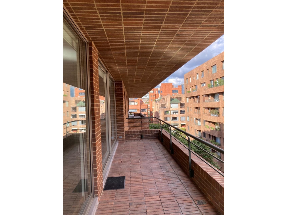 ARRIENDO APTO PORTAL MUSEO