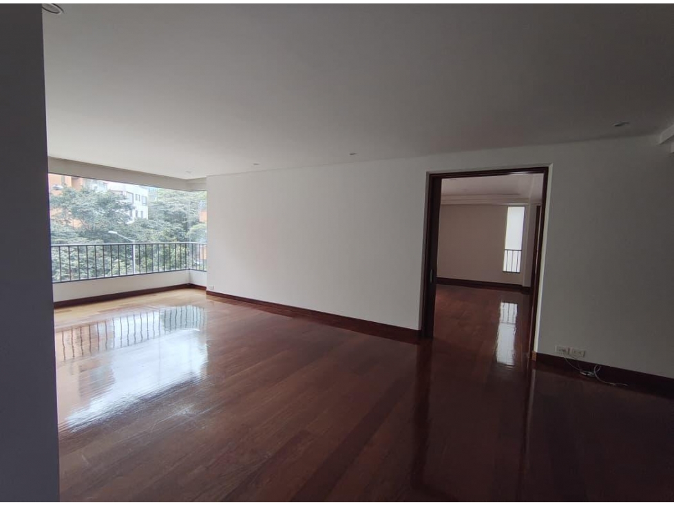 ARRIENDO APTO PLAZA DE ARCOS — foto 4