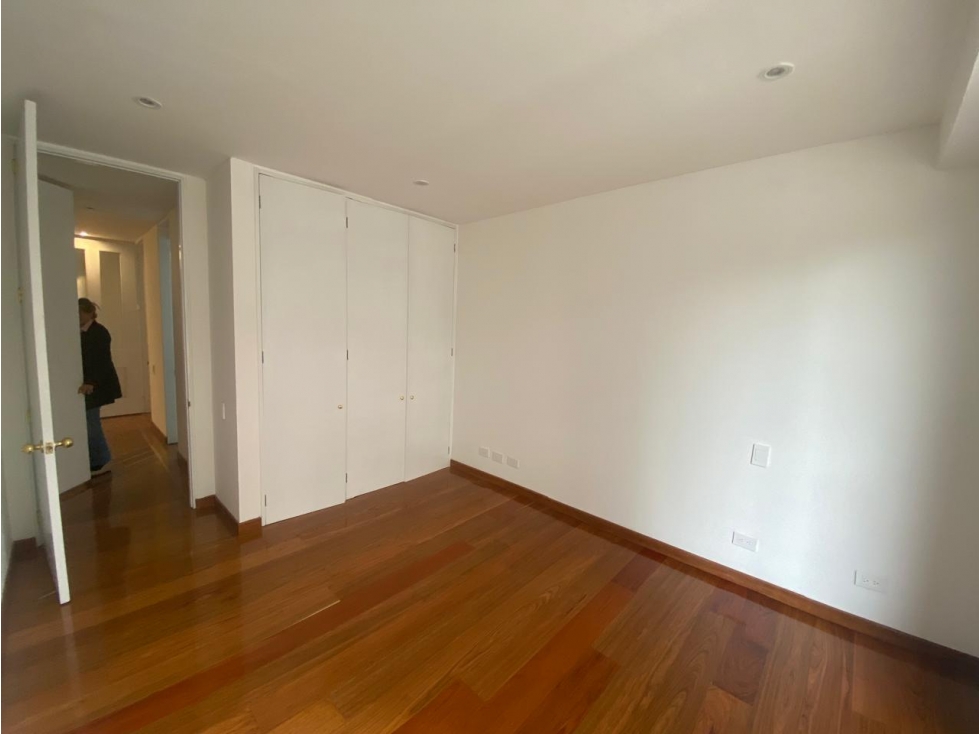 VENTA APTO REMODELADO REFUGIO — foto 2