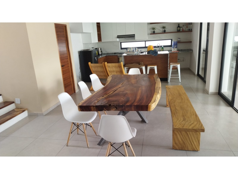 En venta casa con 4 recámaras y alberca climatizada en Burgos - 6