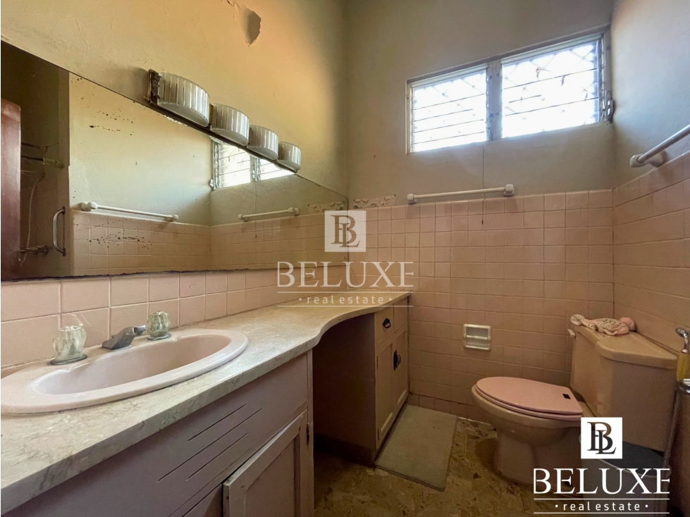 VENTA CASA GRANDE DE 3 APARTAMENTOS EN LA CRESTA (4) — foto 5