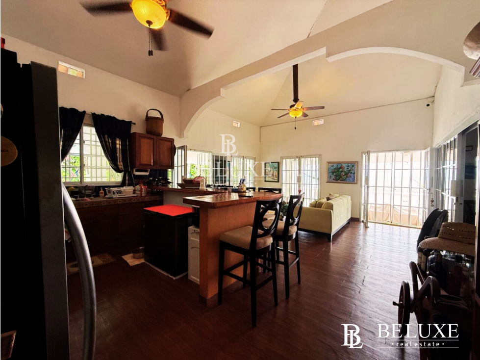 VENTA DE CASA EN JUAN HOMBRON FRENTE AL MAR, COCLE (6) - 2