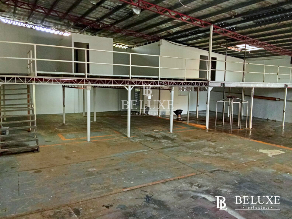 ALQUILER DE BODEGA/ GALERA EN BETHANIA, LOS ANGELES (8)
