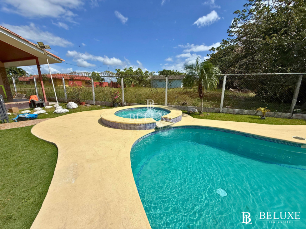 VENTA DE CASA DE PLAYA CON PISCINA EN NUEVA GORGONA (13)