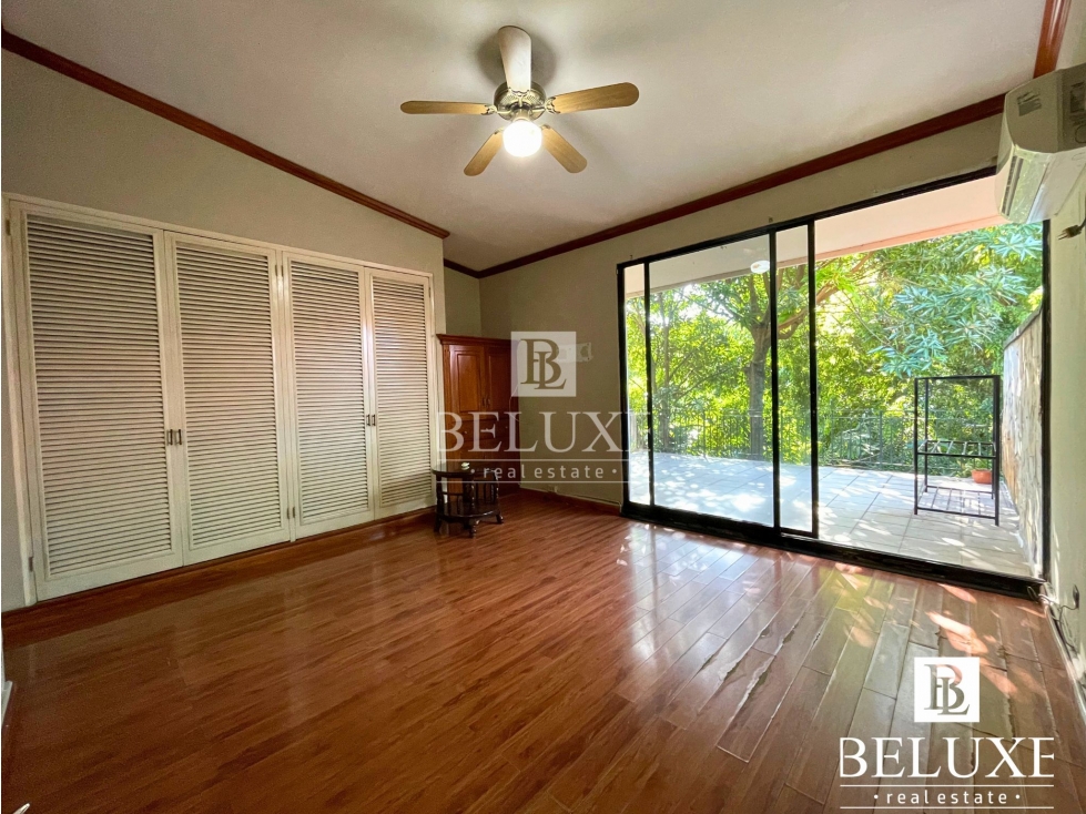 VENTA CASA GRANDE DE 3 APARTAMENTOS EN LA CRESTA (4) — foto 3