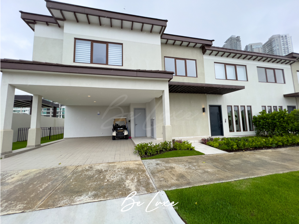 VENDO CASA A ESTRENAR EN SANTA MARIA (P)