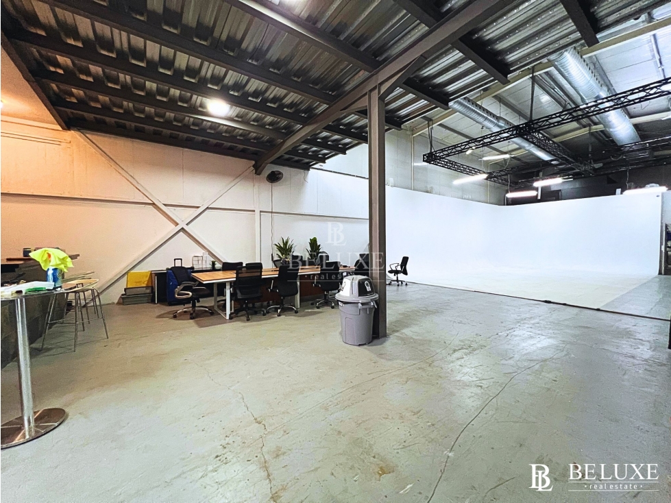 VENTA O ALQUILER DE BODEGA/GALERA CON OFICINAS, COCO DEL MAR (8)