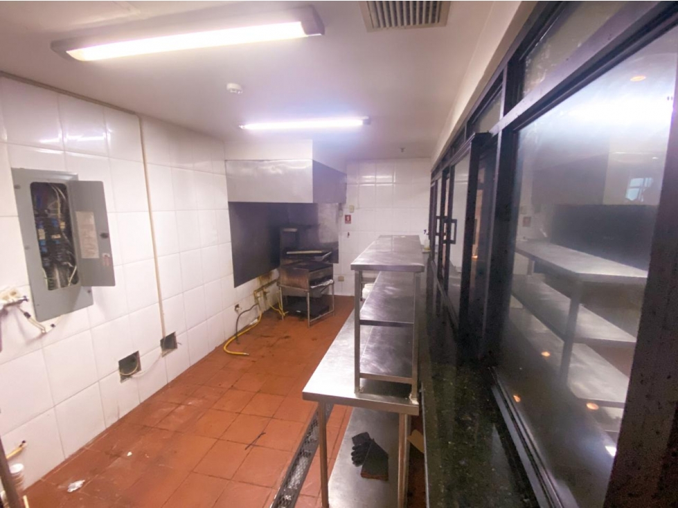 ALQUILER LOCAL PARA BAR-RESTAURANTE EN PLAZA COMERCIAL, AVE BALBOA (8) — foto 5