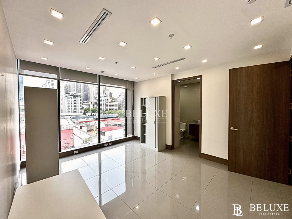 VENTA OFICINA SEMIAMOBLADA EN PH RBS TOWER, AVENIDA BALBOA (10)