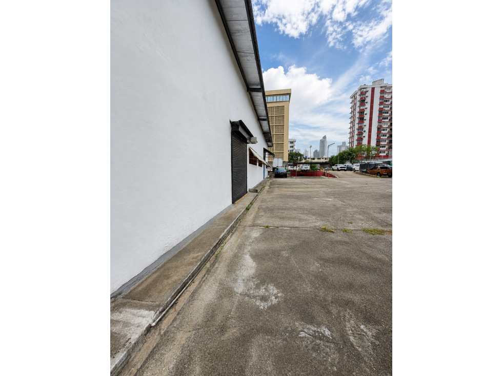 SE ALQUILA BODEGA COMERCIAL EN OBARRIO (11) - 2