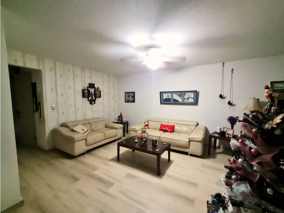 VENTA CASA REMODELADA EN ALBROOK (13) — foto 3