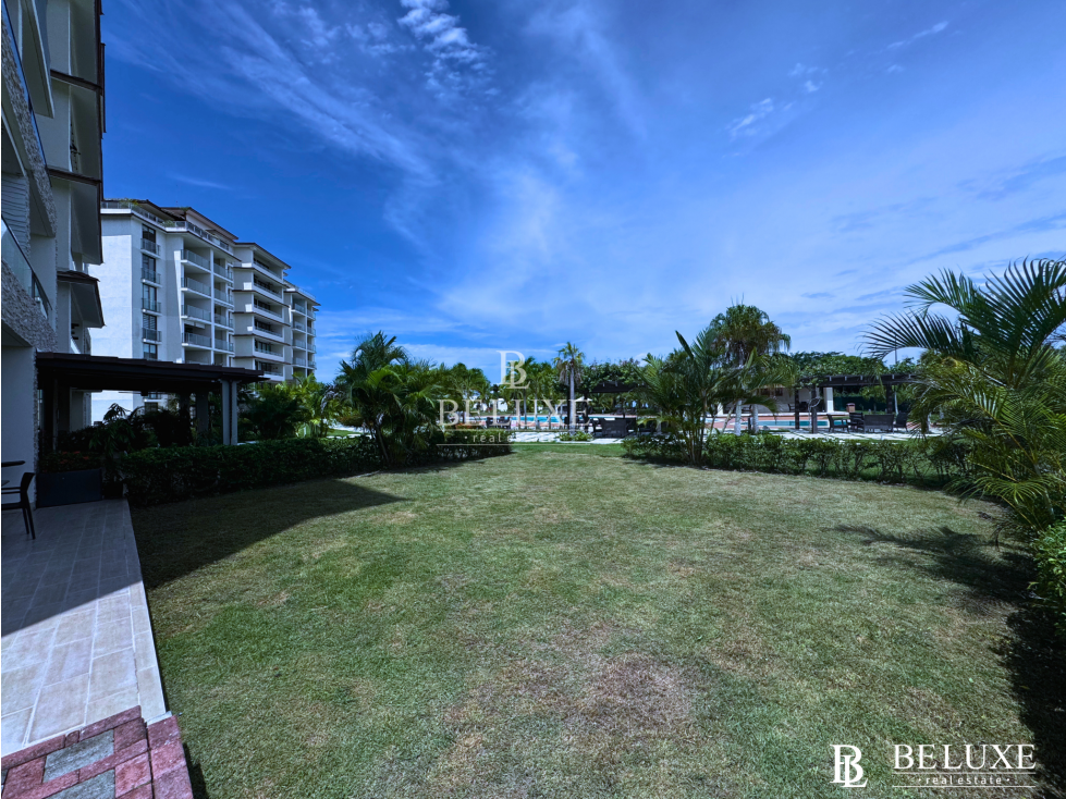 VENTA DE APARTAMENTO DE PLAYA EN CASAMAR PH PERLAMAR SAN CARLOS (P)