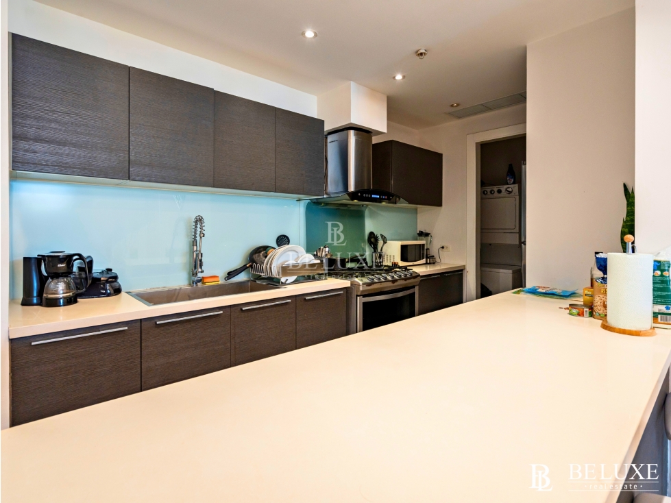 VENTA DE APARTAMENTO CON VISTA AL MAR EN AVENIDA BALBOA, PH YOO (8) — foto 6