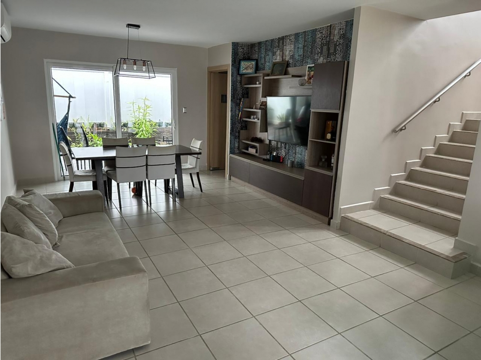 VENTA CASA DUPLEX EN PASEO DEL NORTE BRISAS DEL GOLF PH VICTORIA (6) — foto 2