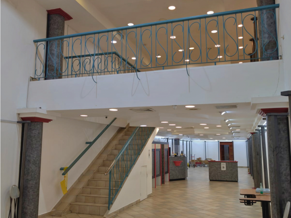 ALQUILER/ VENTA LOCAL COMERCIAL EN CENTRO COMERCIAL EL DORADO (10)