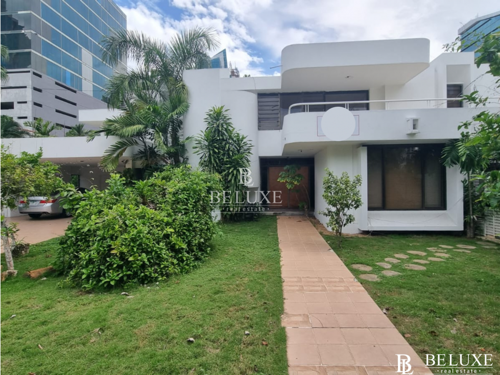 VENDO O ALQUILO CASA COMERCIAL / RESIDENCIAL, EN OBARRIO (3)