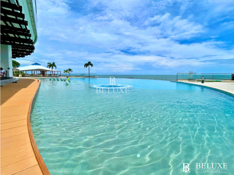 VENDO PENTHOUSE DE PLAYA AMOBLADO PH OCEAN WAVES, NUEVA GORGONA (P)