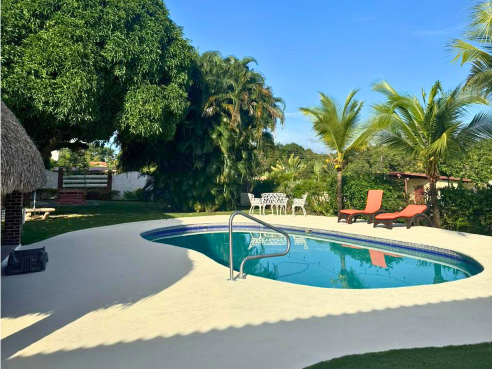 VENTA DE CASA CON PISCINA EN CORONADO (13)