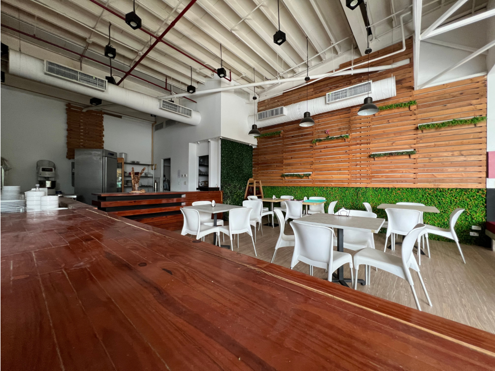 ALQUILER LOCAL PARA BAR-RESTAURANTE EN PLAZA COMERCIAL, AVE BALBOA (8) — foto 3