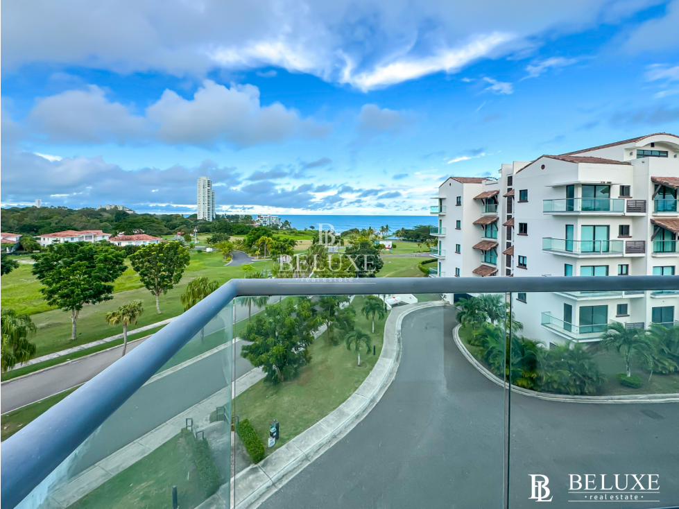 VENTA DE APARTAMENTO DE PLAYA AMOBLADO EN CASAMAR PH ALTAMAR (P)