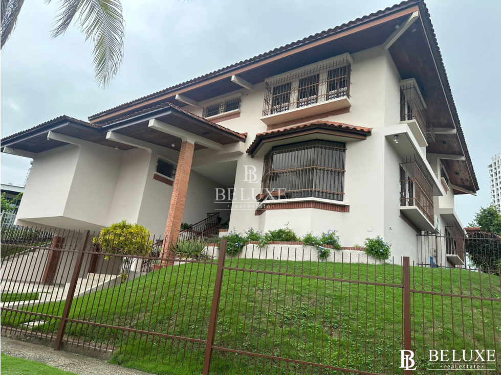 VENTA CASA RESIDENCIAL EN LOMA ALEGRE (10)