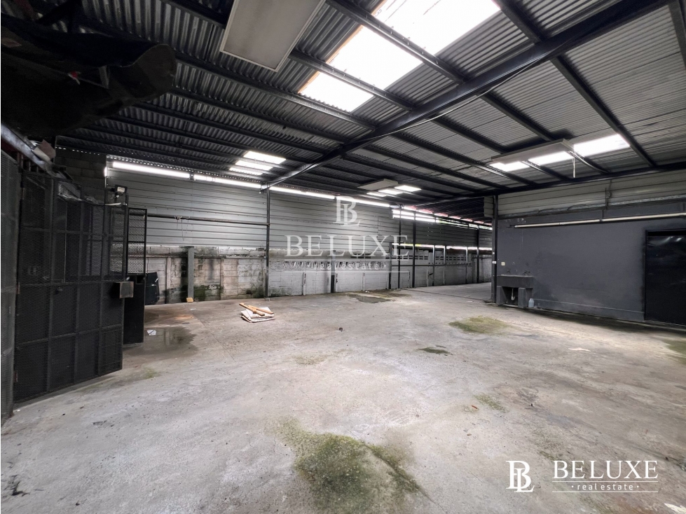VENTA DE GALERA PARA INVERSIONISTAS EN PARQUE LEFEVRE (8) — foto 4