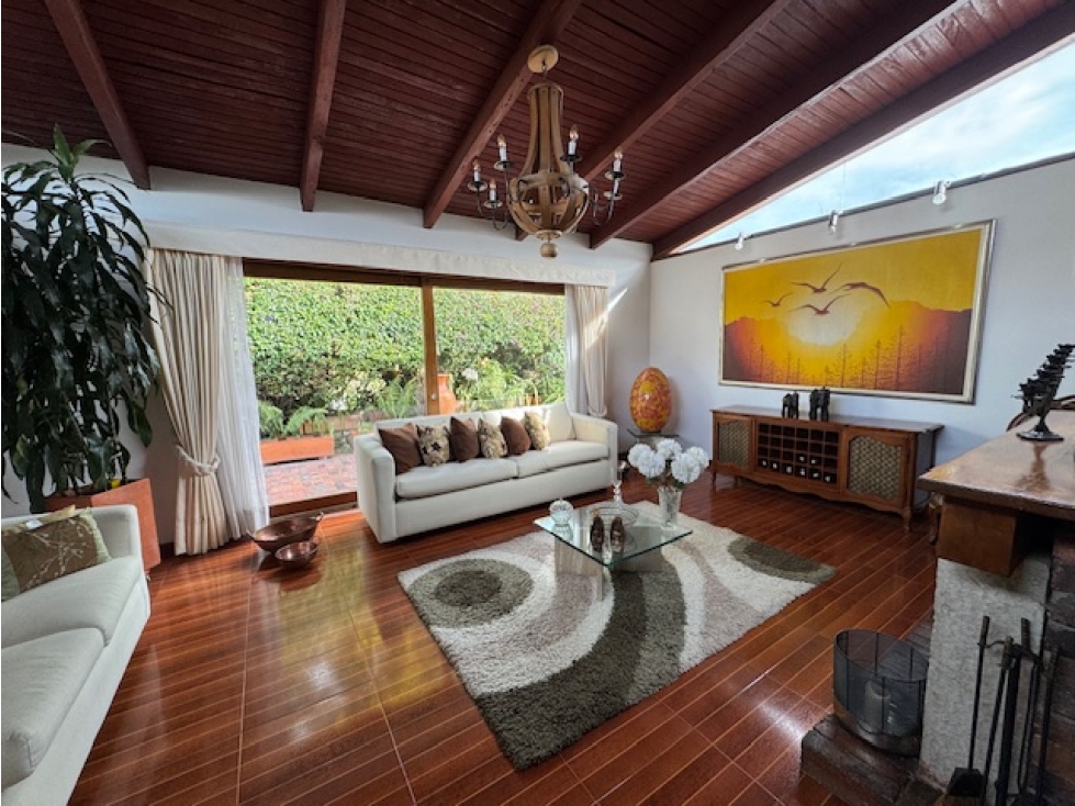 Vendo casa en Chía sobre la 9 uso comercial o institucional