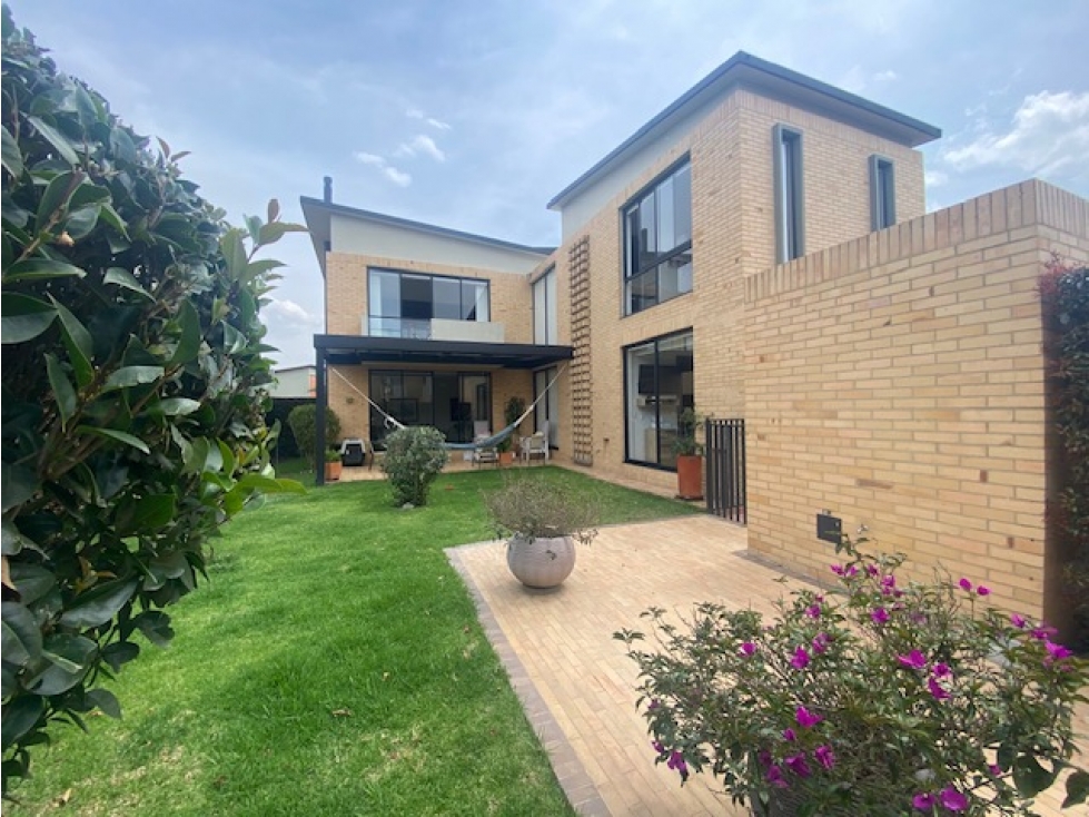 Vendo casa campestre en Cajica conjunto cerrado