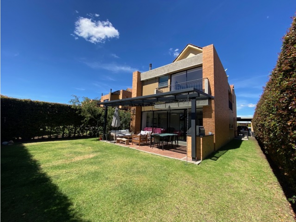 VENDO CASA SOLARIUM HACIENDA FONTANAR
