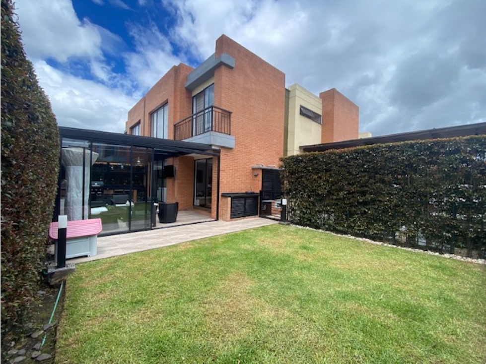 Vendo casa en Oikos Savanna