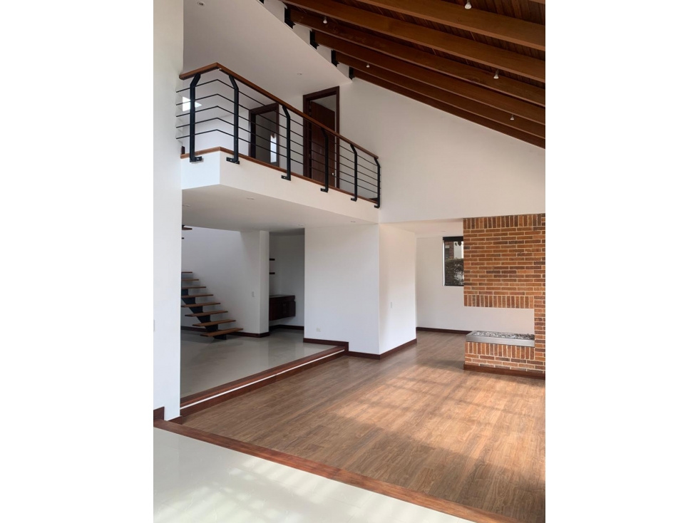 ARRIENDO casa en conjunto cerrado esquinera con lote independiente — foto 3