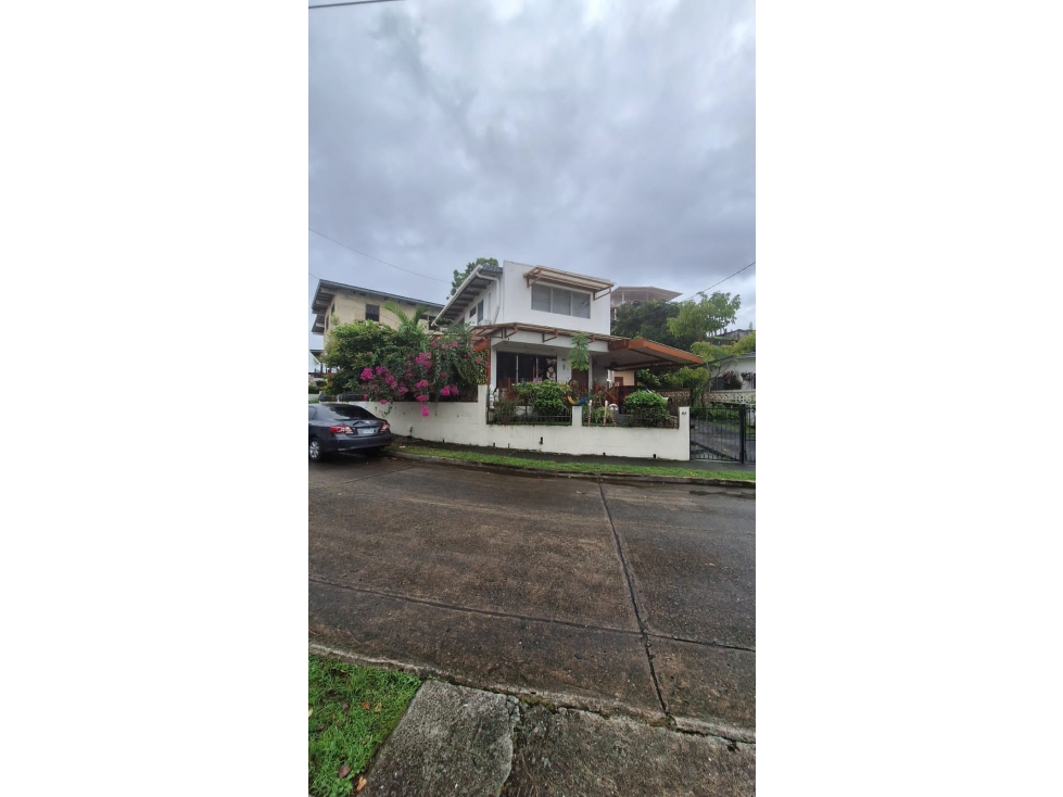 AMPLIA CASA EN VENTA EN BETANIA 4 RECÁMARAS