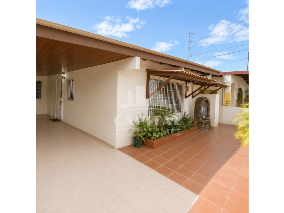 SE VENDE CASA EN SAN ANTONIO - 1000M2 - 5