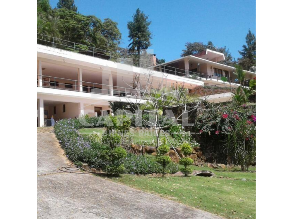 SE VENDE CASA CON VISTA A LA CIUDAD EN LAS VISTAS DE CERRO AZUL - 4