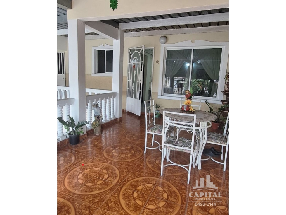 SE VENDE CASA CON PATIO EN TOCUMEN-PUNTA DEL ESTE