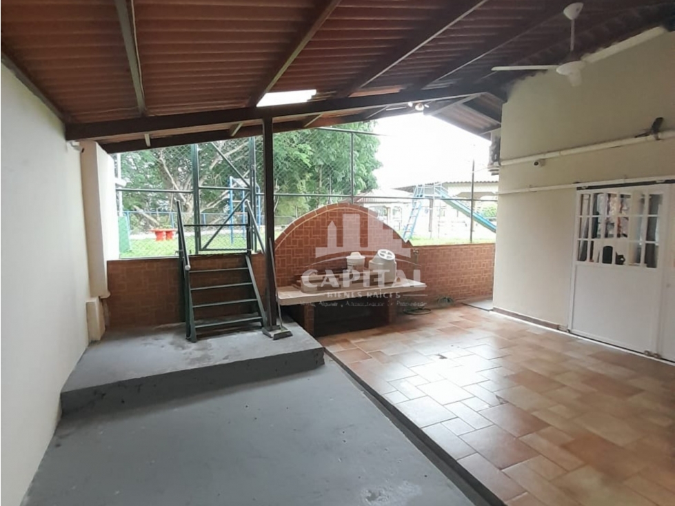 CHALET EN BRISAS DEL GOLF POR DEBAJO DEL AVALÚO — foto 6