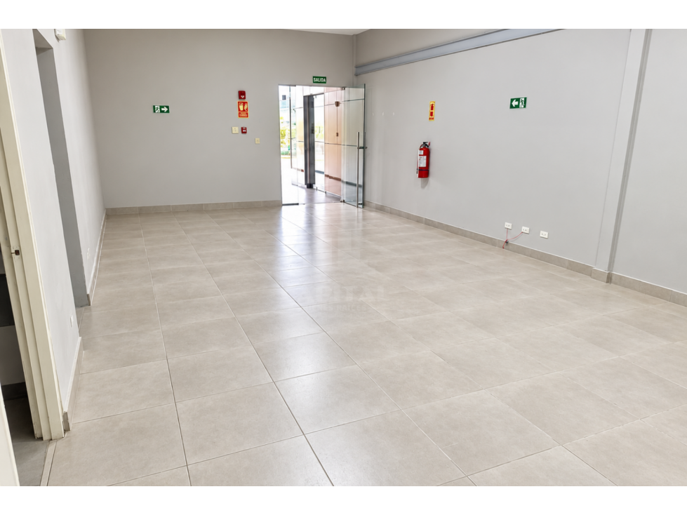 ALQUILER DE LOCALES COMERCIALES SANTA ELENA - STRIP MALL — foto 3