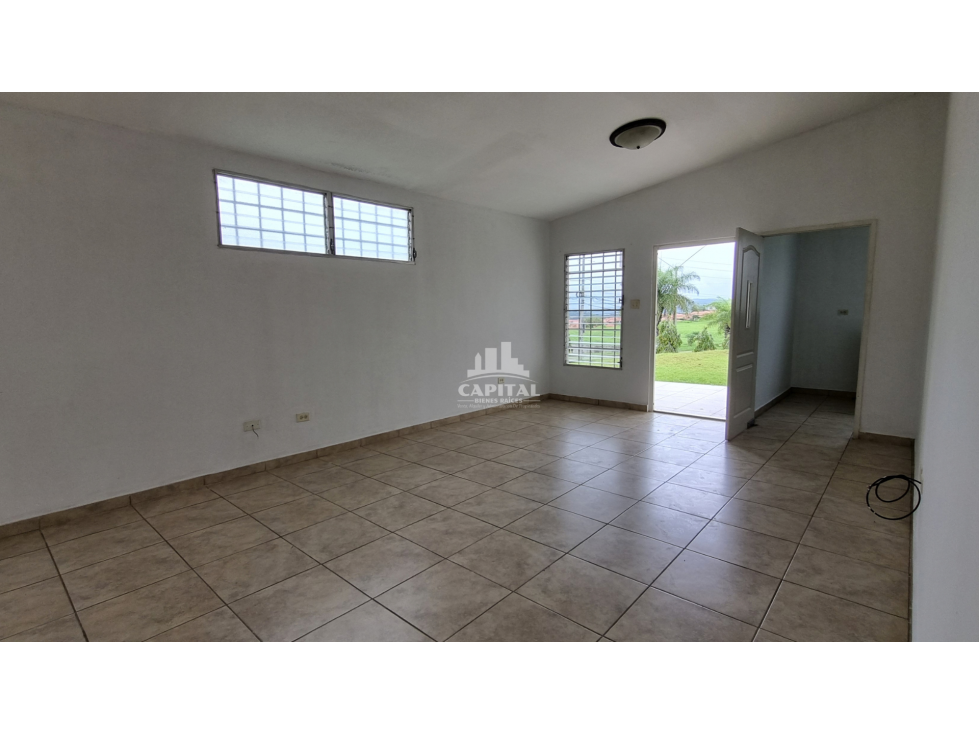 CASA EN ESQUINA EN BRISAS DEL GOLF ARRAIJÁN — foto 2