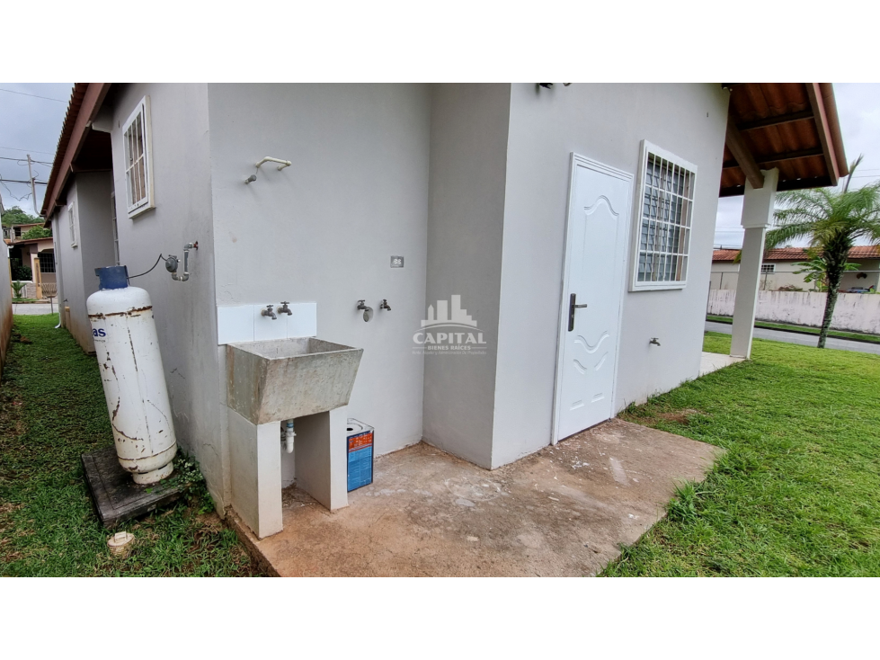 CASA EN ESQUINA EN BRISAS DEL GOLF ARRAIJÁN — foto 3