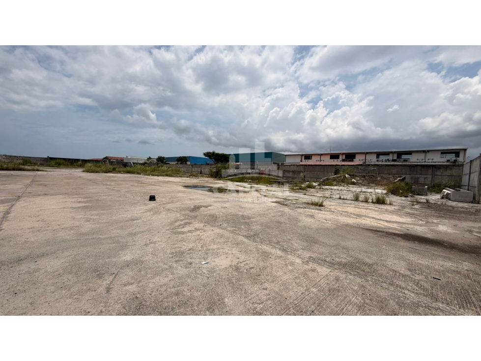 SE ALQUILA TERRENO COMERCIAL VÍA PARAMERICANA - 6