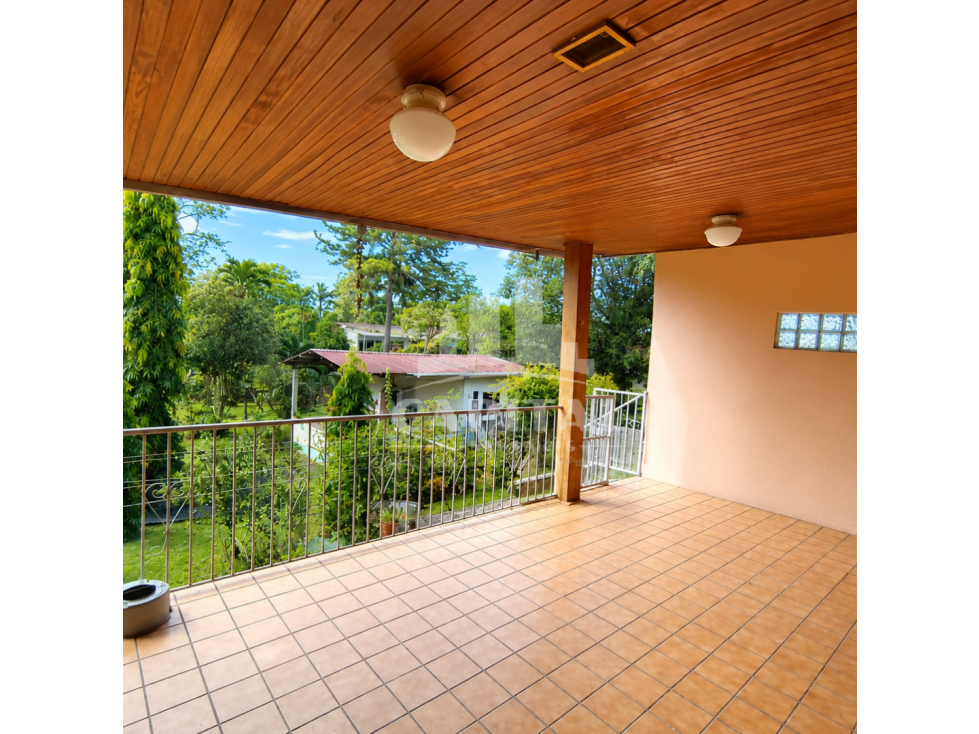 SE VENDE CASA EN SAN ANTONIO - 1000M2 - 4