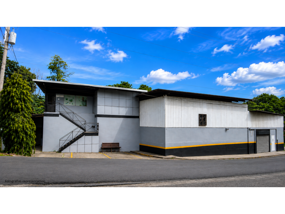 SE VENDE GALERA COMERCIAL - PUEBLO NUEVO
