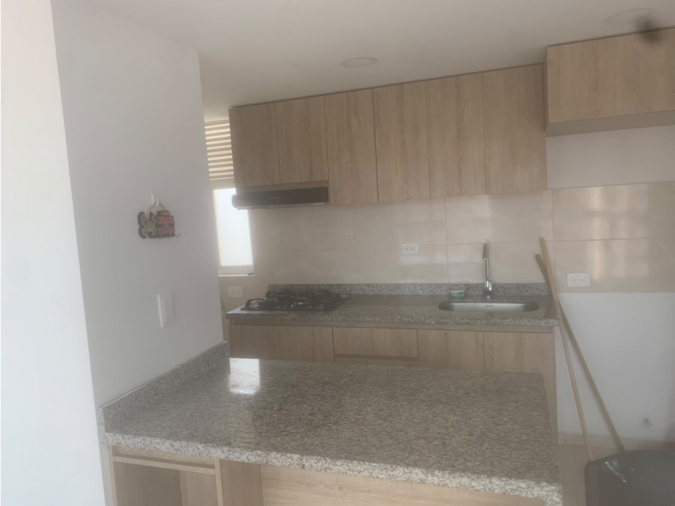 ALQUILO APARTAMENTO 10mo PISO CIUDAD MELENDEZ 10404428JE — foto 2