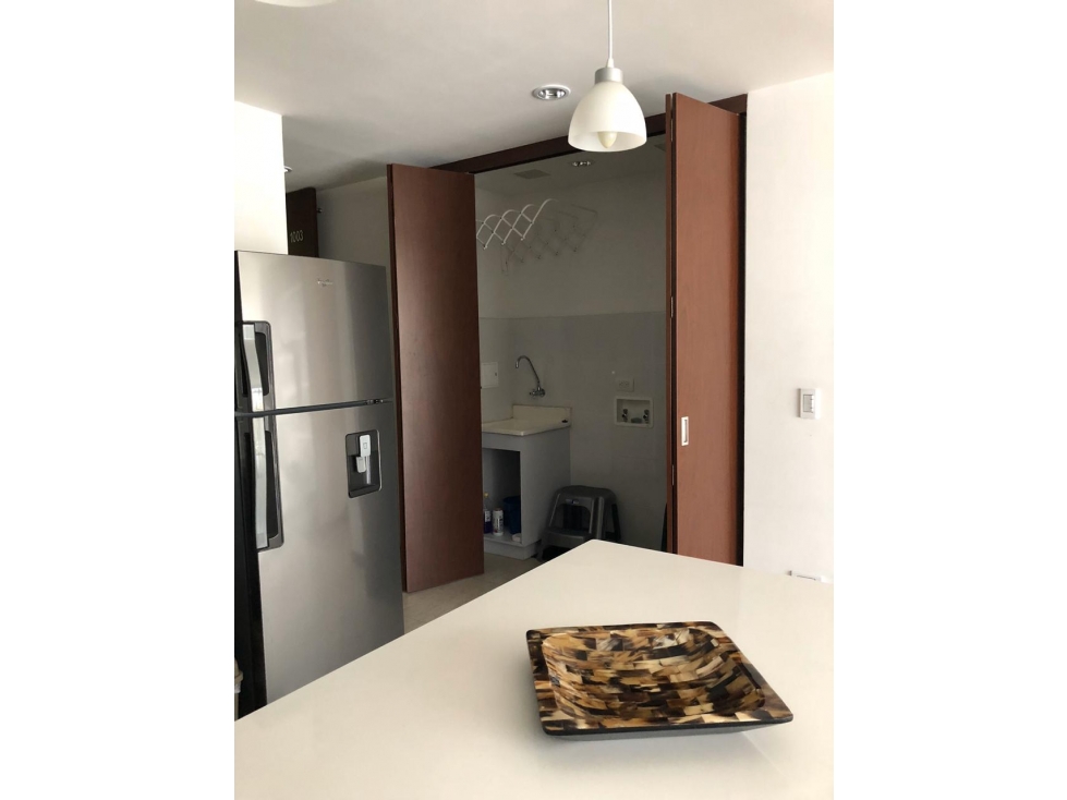 ARRIENDA APTO AMOBLADO LAURELES — foto 4