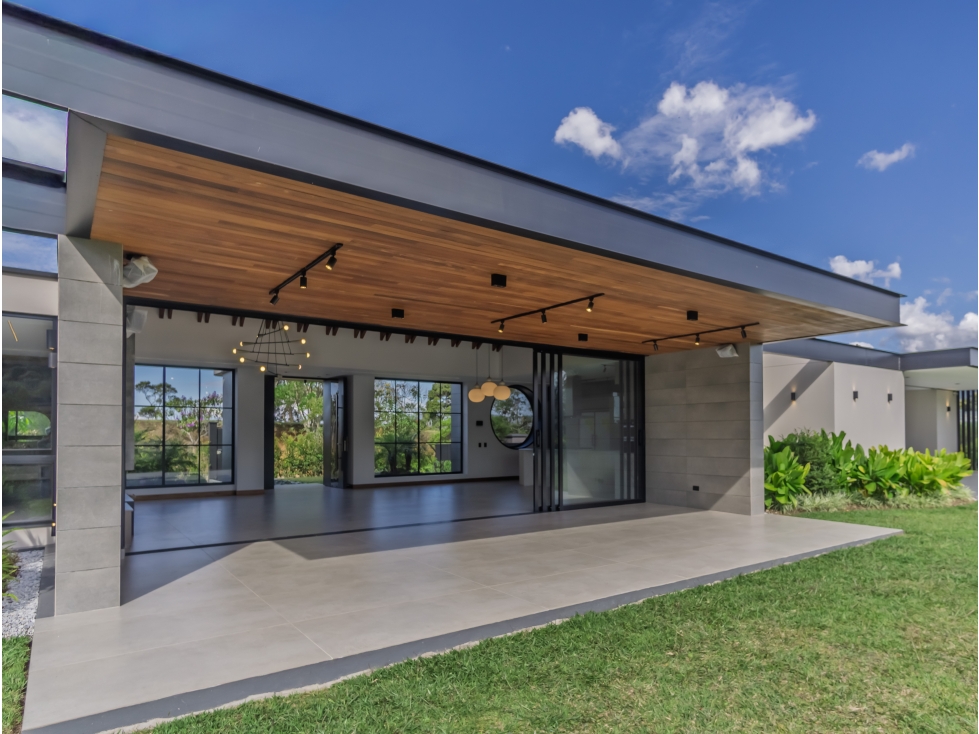 Venta Casa Rionegro Vía San Antonio - La Ceja Antioquia Colombia — foto 2