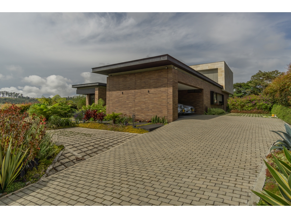 Venta Casa Sector La Acuarela Alto de Las Palmas Envigado Antioquia